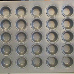 New CHICAGO METALLIC Mini Muffin Pan 30 Molds Style 45195